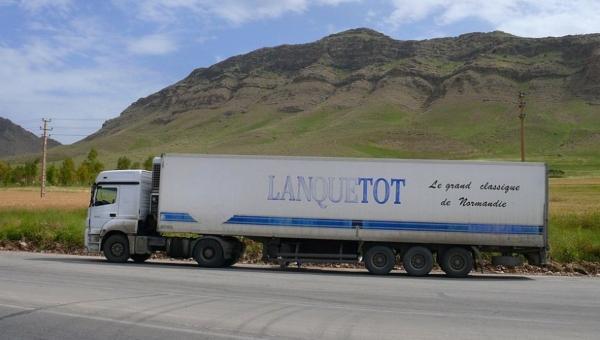 تور ارمنستان ارزان: پیگیری مسائل راننده های کامیون های ایرانی در ارمنستان